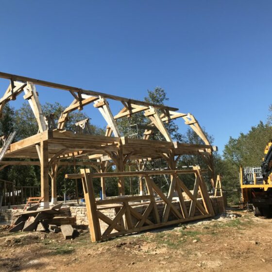 Charpente tradi en Douglas avec poutre massif en 12m00